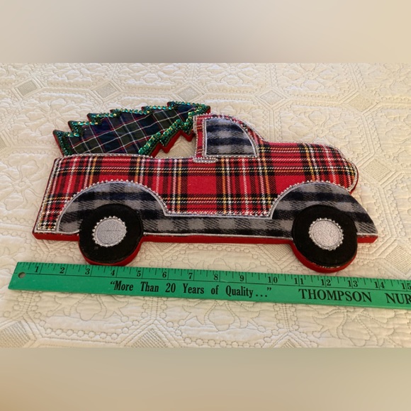 Christmas The Old Fashion Way! Super Detailed Cloth Front w 2 Wall Hangers - Picture 6 of 7